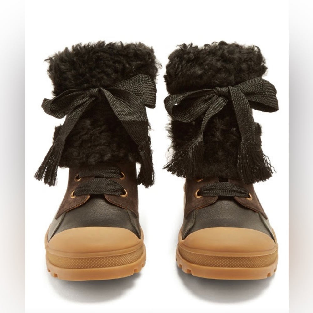 Auth Chloe lace-up shearling boots